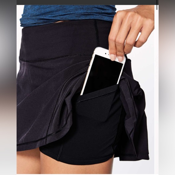 Lululemon Circuit Breaker Skirt I|
(Regular) (13")
Black - Picture 3 of 9